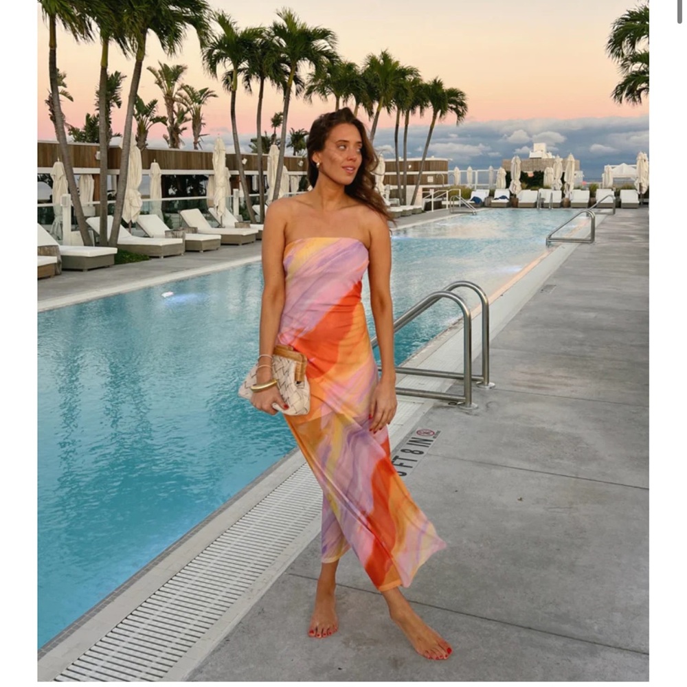 Vestique Sunset Strapless Dress